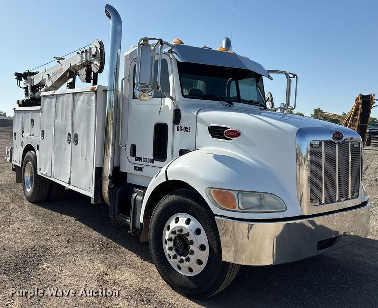 image for item EM2523 2005 Peterbilt 335 utility / service truck