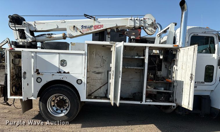 image for item EM2523 2005 Peterbilt 335 utility / service truck