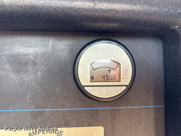 image for item EM2523 2005 Peterbilt 335 utility / service truck