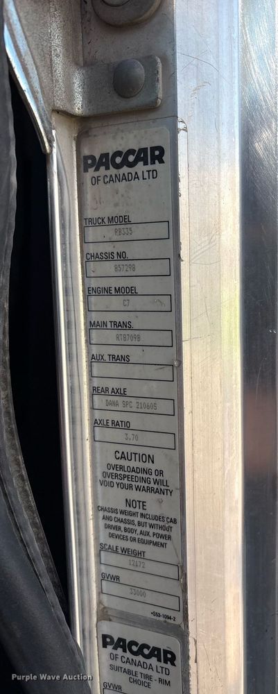 image for item EM2523 2005 Peterbilt 335 utility / service truck