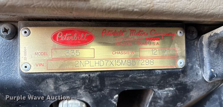 image for item EM2523 2005 Peterbilt 335 utility / service truck