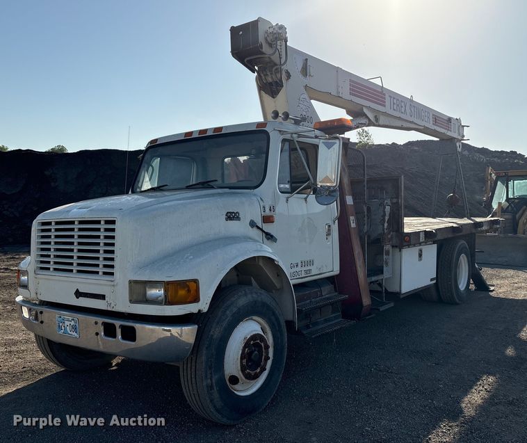 image for item EM2525 2000 International 4700 crane truck