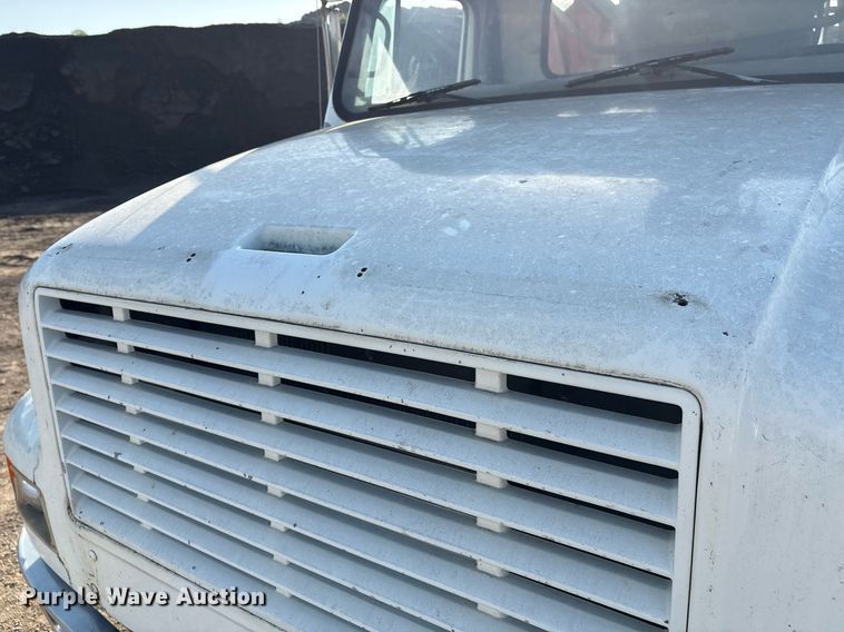 image for item EM2525 2000 International 4700 crane truck