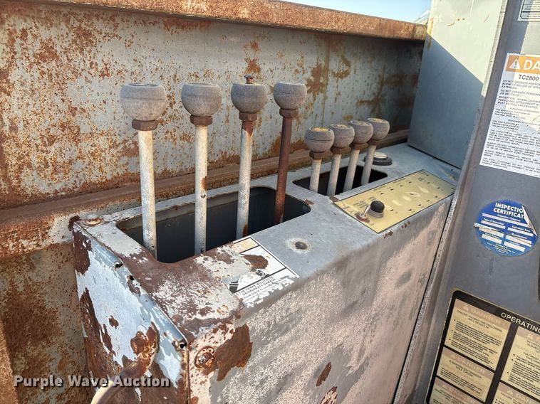 image for item EM2525 2000 International 4700 crane truck