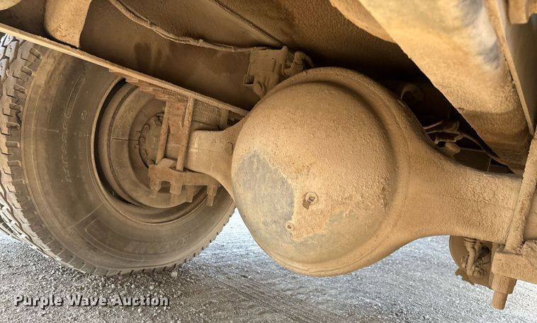 image for item EM2525 2000 International 4700 crane truck