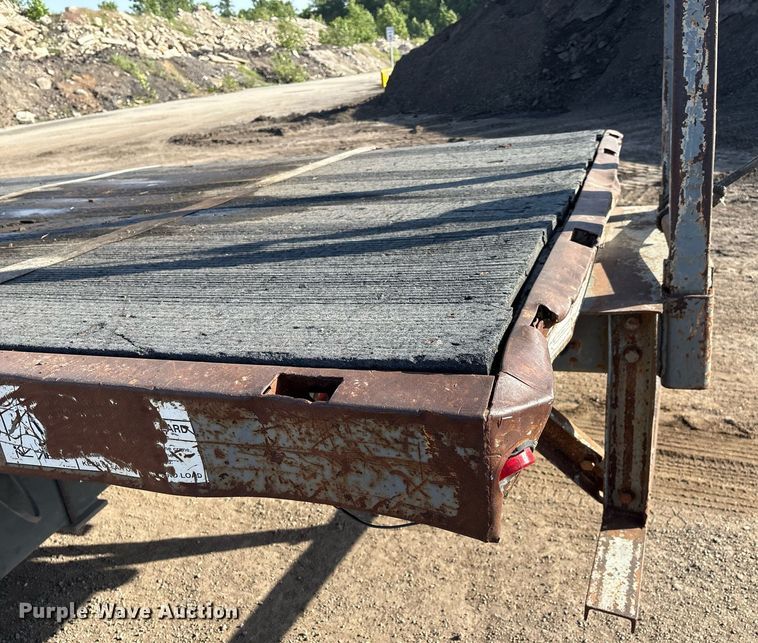 image for item EM2525 2000 International 4700 crane truck