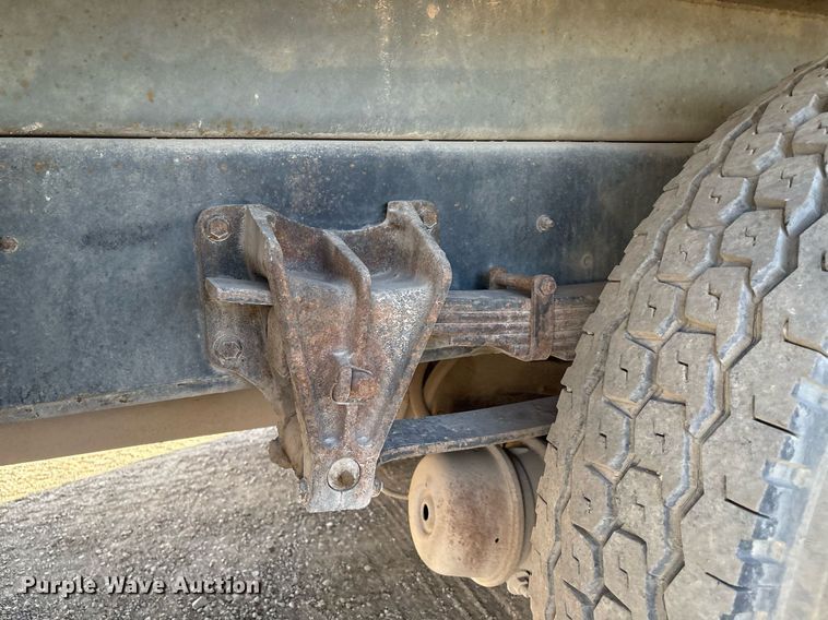 image for item EM2525 2000 International 4700 crane truck