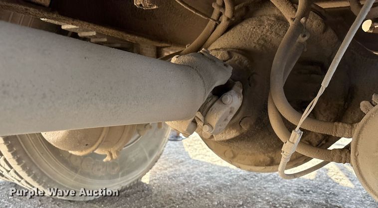 image for item EM2525 2000 International 4700 crane truck