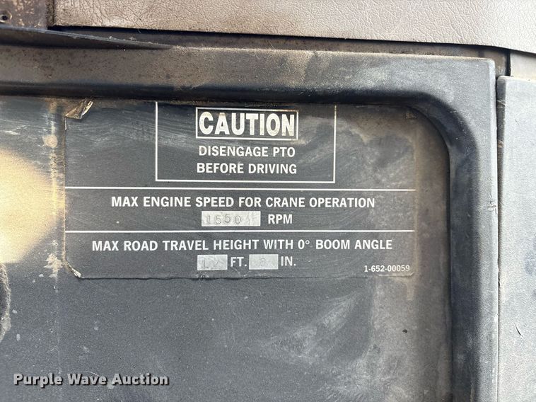 image for item EM2525 2000 International 4700 crane truck