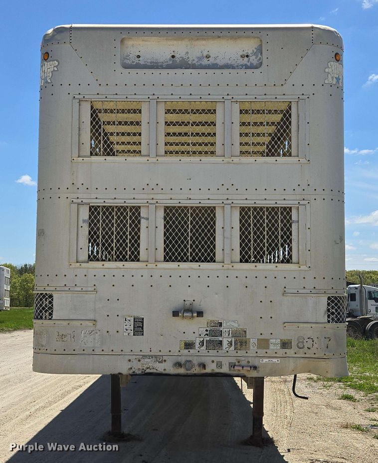 image for item EM7261 2001 Wilson livestock trailer