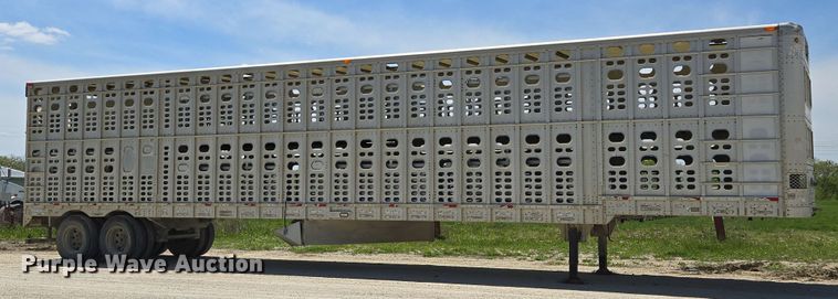 image for item EM7261 2001 Wilson livestock trailer