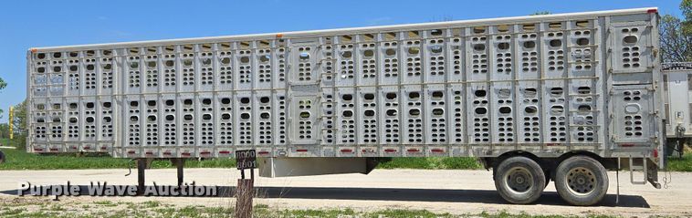 image for item EM7261 2001 Wilson livestock trailer