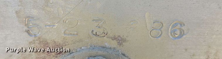 image for item EM7261 2001 Wilson livestock trailer