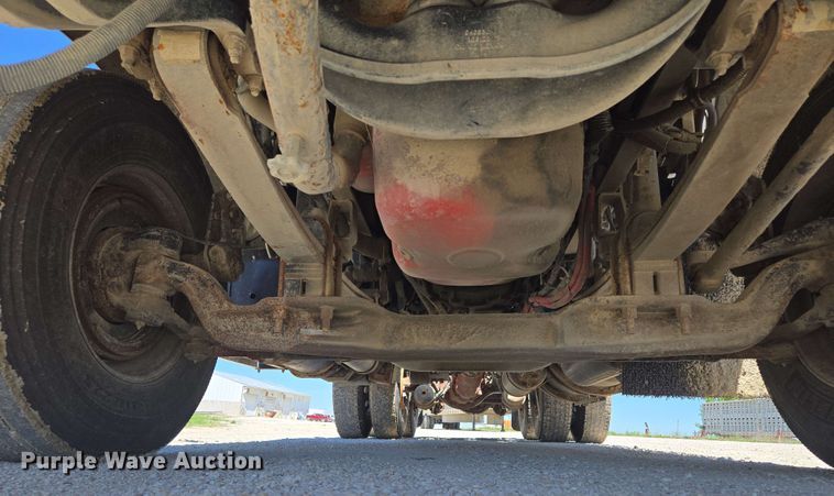 image for item EM7262 2012 Kenworth T800 semi truck