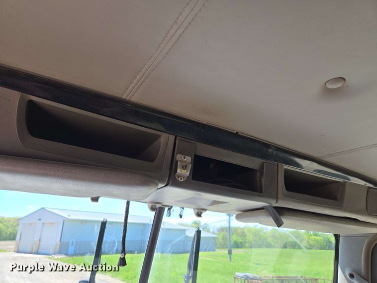 image for item EM7262 2012 Kenworth T800 semi truck