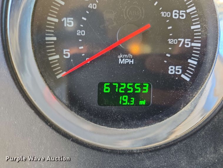 image for item EM7262 2012 Kenworth T800 semi truck