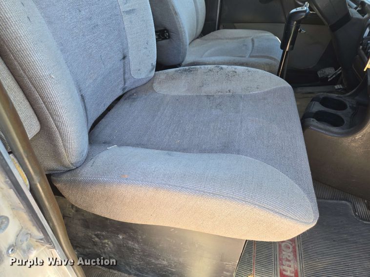 image for item EM7262 2012 Kenworth T800 semi truck