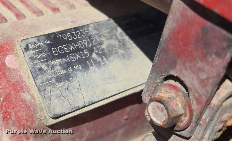 image for item EM7262 2012 Kenworth T800 semi truck