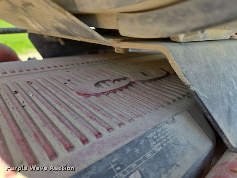 image for item EM7262 2012 Kenworth T800 semi truck