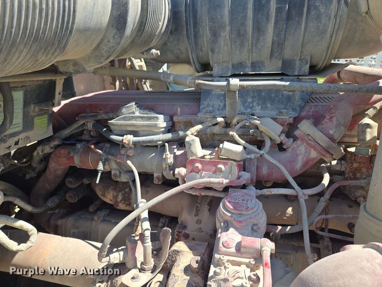 image for item EM7262 2012 Kenworth T800 semi truck