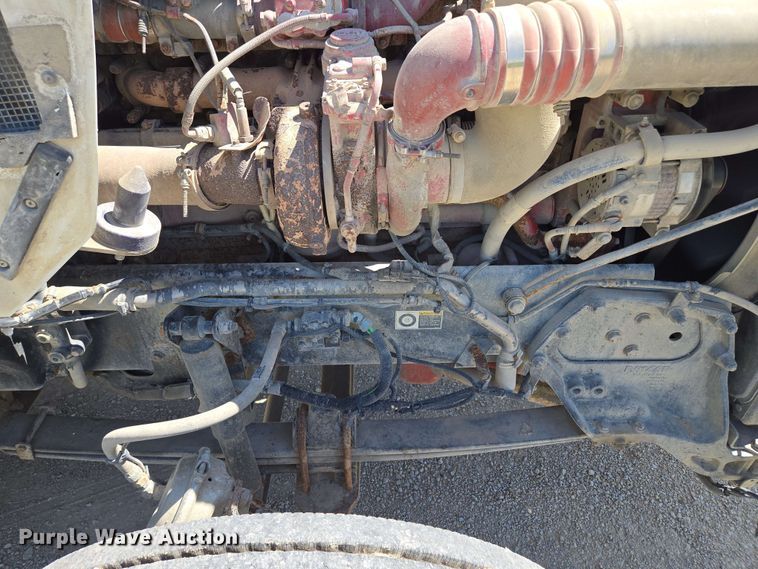 image for item EM7262 2012 Kenworth T800 semi truck