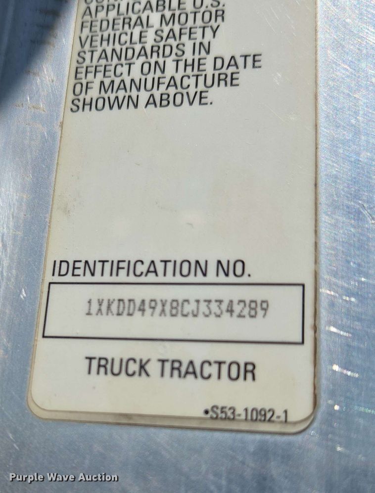 image for item EM7262 2012 Kenworth T800 semi truck