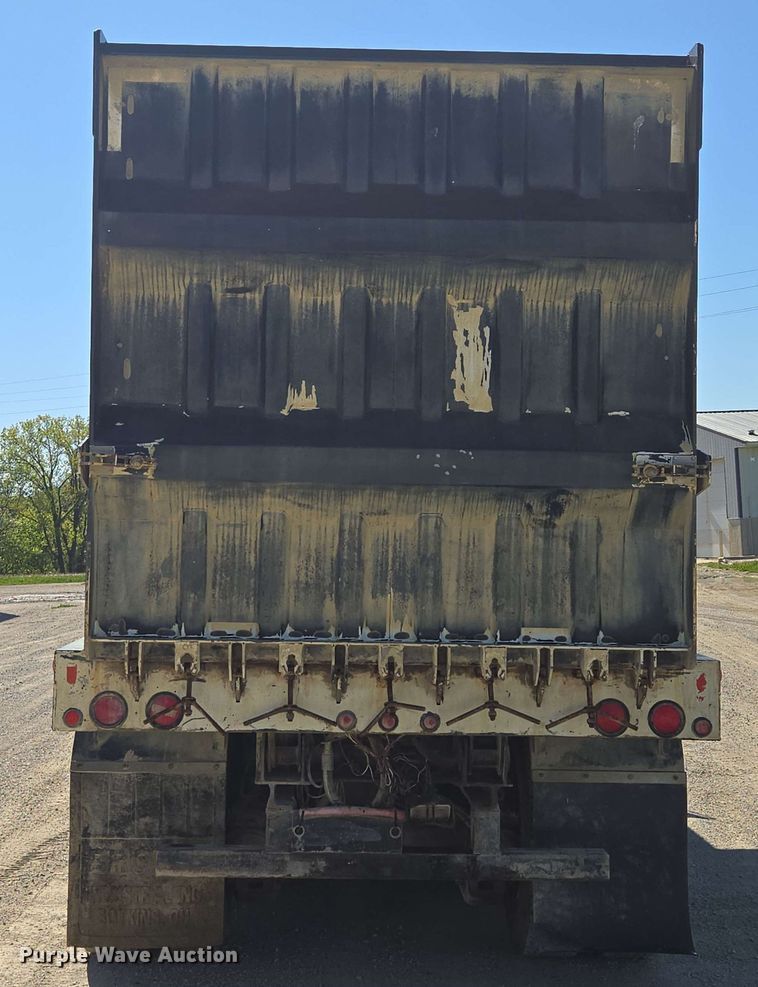 image for item EM7263 2014 Mack MRU613 refuse truck