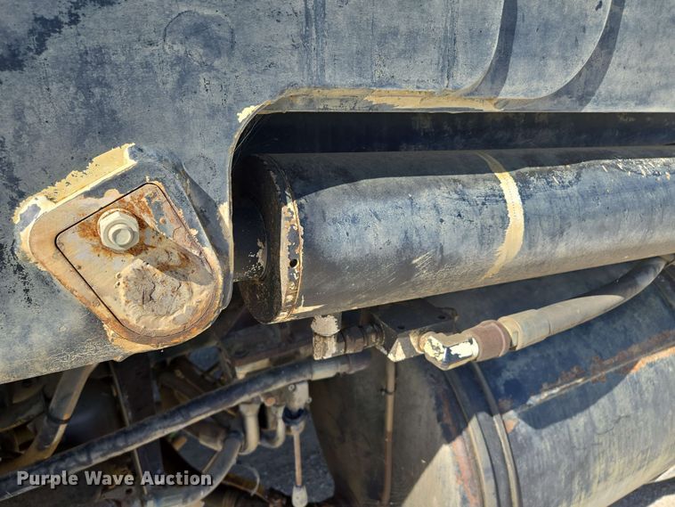 image for item EM7263 2014 Mack MRU613 refuse truck