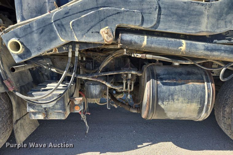 image for item EM7263 2014 Mack MRU613 refuse truck