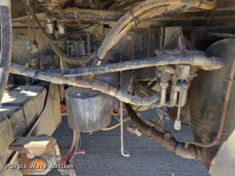 image for item EM7263 2014 Mack MRU613 refuse truck