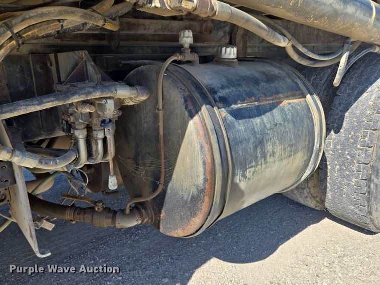 image for item EM7263 2014 Mack MRU613 refuse truck