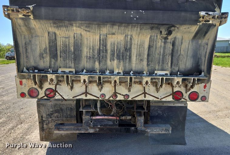 image for item EM7263 2014 Mack MRU613 refuse truck