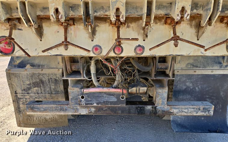 image for item EM7263 2014 Mack MRU613 refuse truck