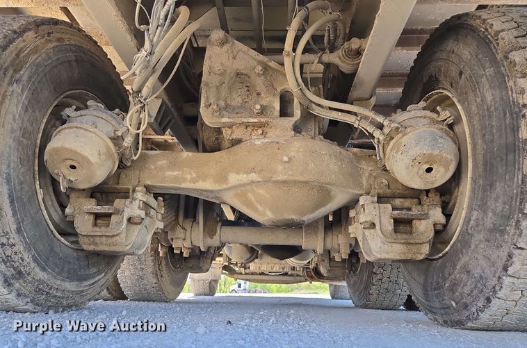 image for item EM7263 2014 Mack MRU613 refuse truck