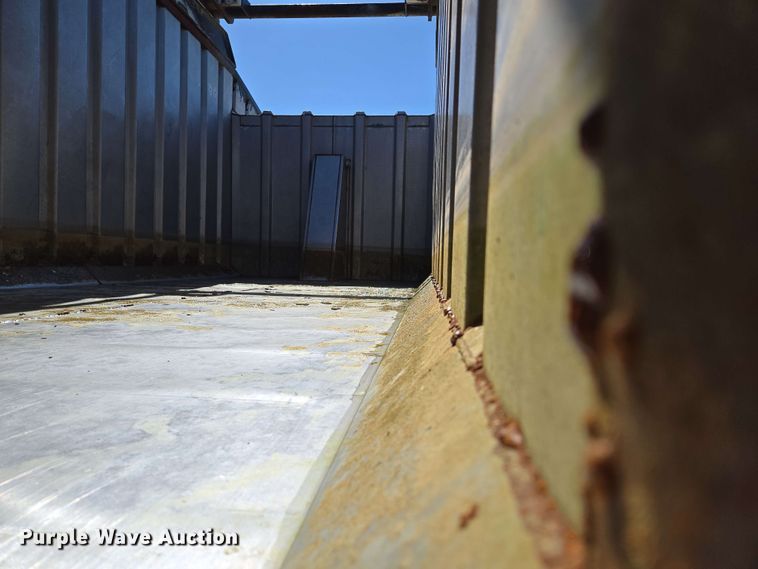 image for item EM7263 2014 Mack MRU613 refuse truck