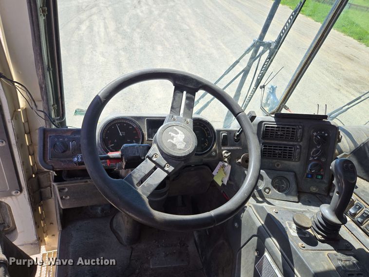 image for item EM7263 2014 Mack MRU613 refuse truck