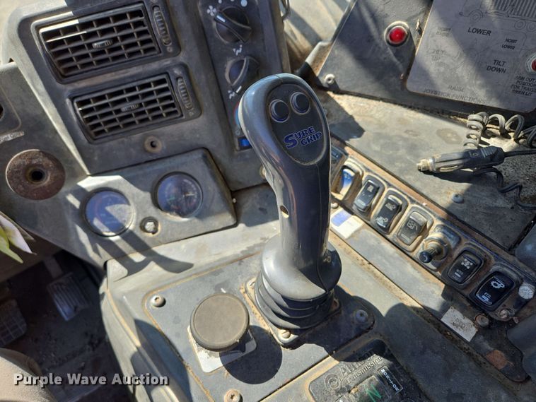 image for item EM7263 2014 Mack MRU613 refuse truck