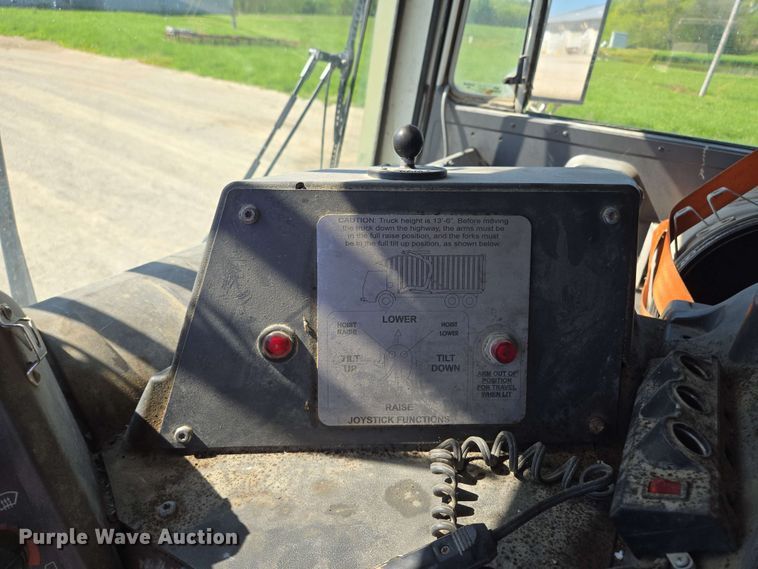 image for item EM7263 2014 Mack MRU613 refuse truck