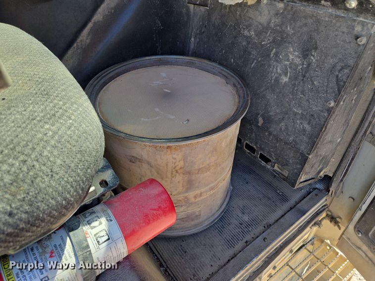 image for item EM7263 2014 Mack MRU613 refuse truck