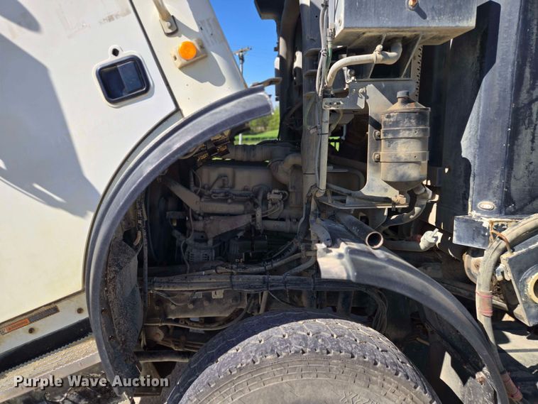 image for item EM7263 2014 Mack MRU613 refuse truck