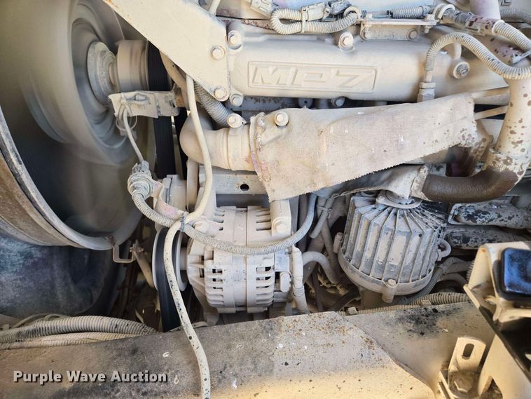 image for item EM7263 2014 Mack MRU613 refuse truck