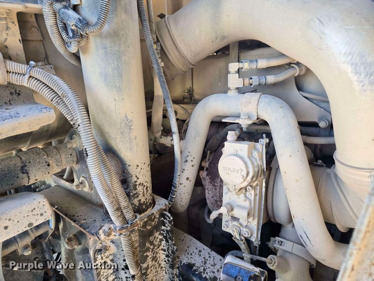 image for item EM7263 2014 Mack MRU613 refuse truck