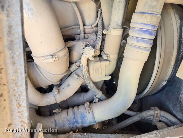 image for item EM7263 2014 Mack MRU613 refuse truck