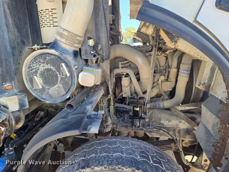 image for item EM7263 2014 Mack MRU613 refuse truck