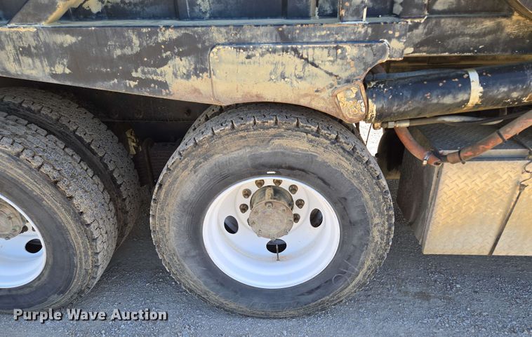 image for item EM7263 2014 Mack MRU613 refuse truck