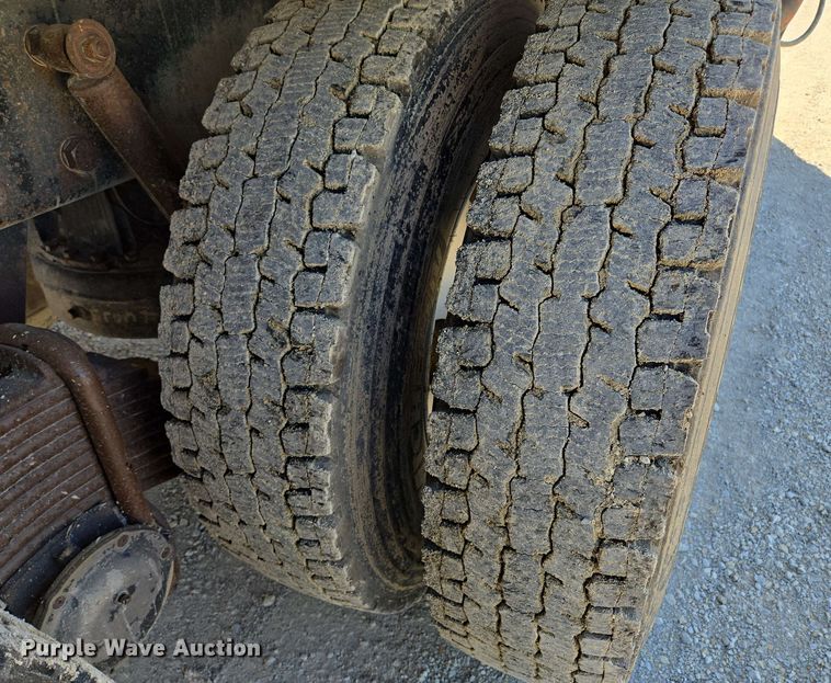 image for item EM7263 2014 Mack MRU613 refuse truck