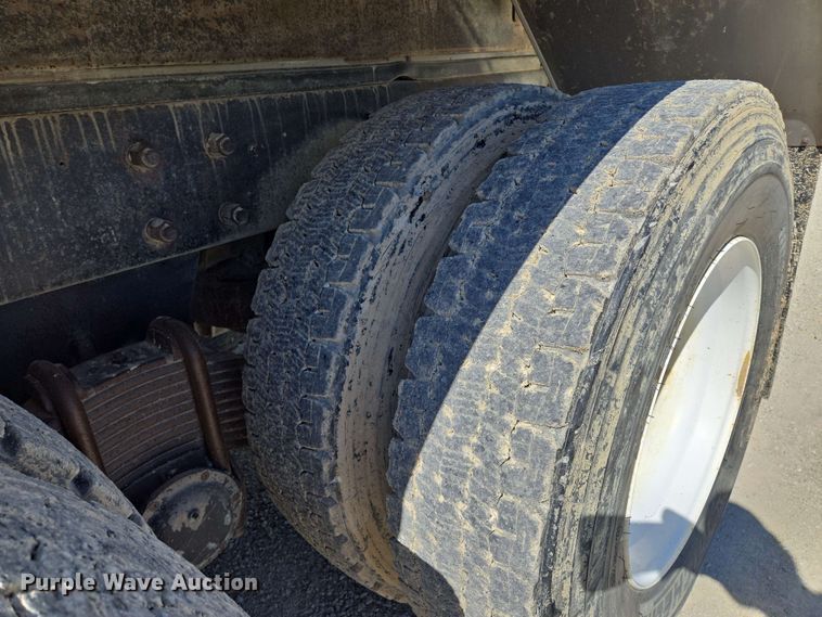 image for item EM7263 2014 Mack MRU613 refuse truck