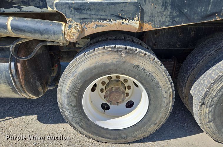 image for item EM7263 2014 Mack MRU613 refuse truck