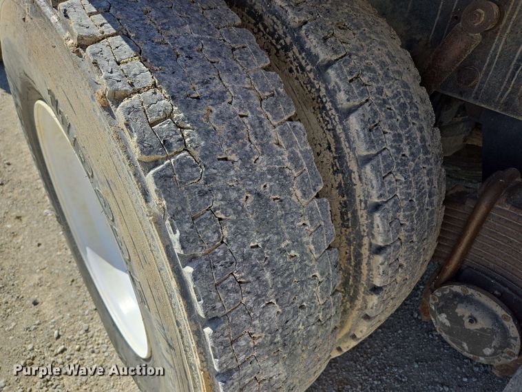 image for item EM7263 2014 Mack MRU613 refuse truck