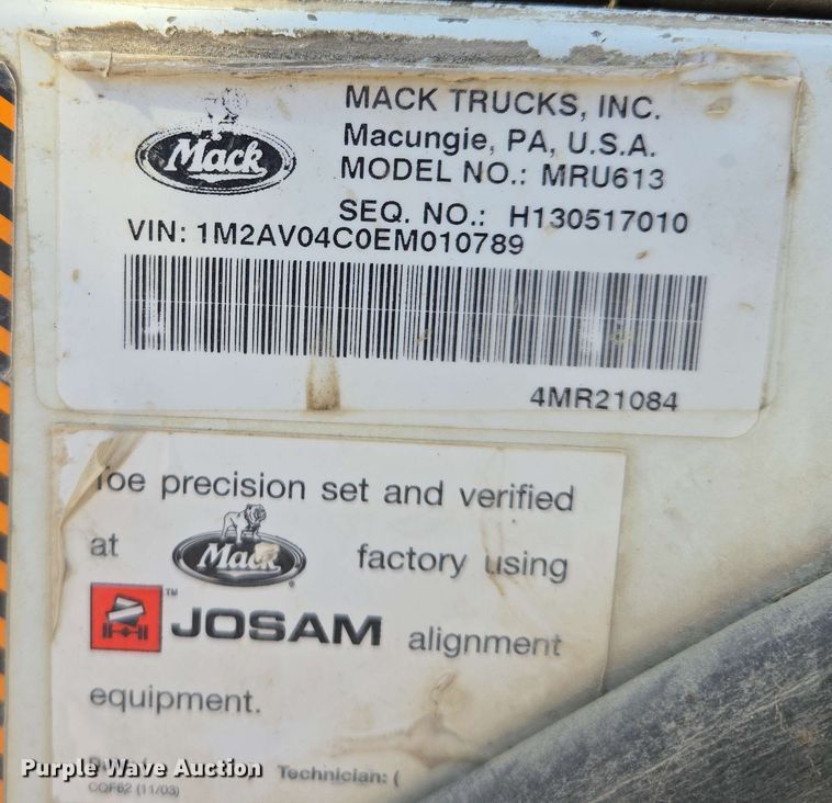 image for item EM7263 2014 Mack MRU613 refuse truck